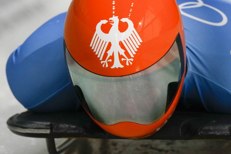 Grotheer has big lead at midpoint of Olympic men's skeleton